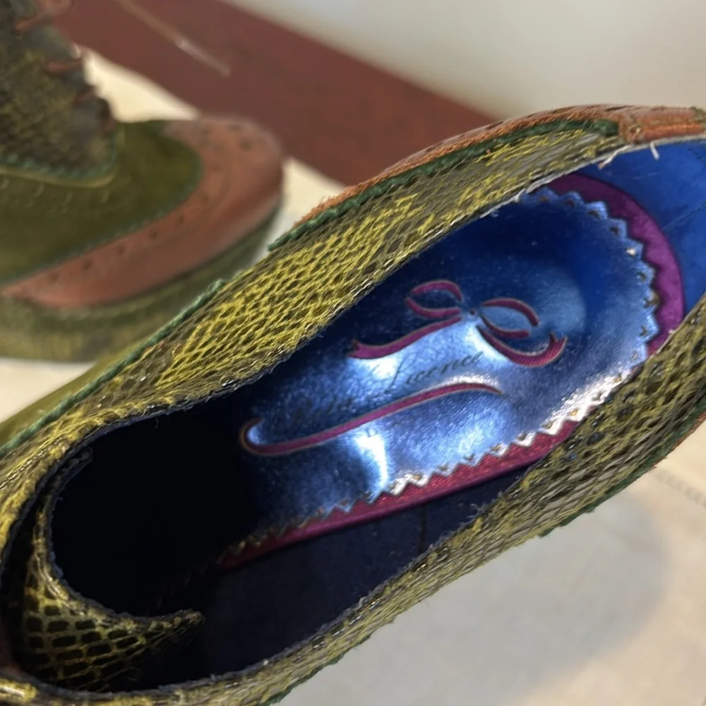 POETIC LICENSE Wild Safari wingtip wedges
EU Size 39 (8.5) New No Box - Picture 7 of 13